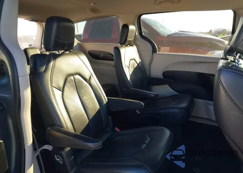 2017 Chrysler Pacifica Touring-L z USA, uszkodzony, nr VIN 2C4RC1BG0HR535250